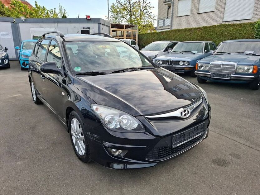 i30