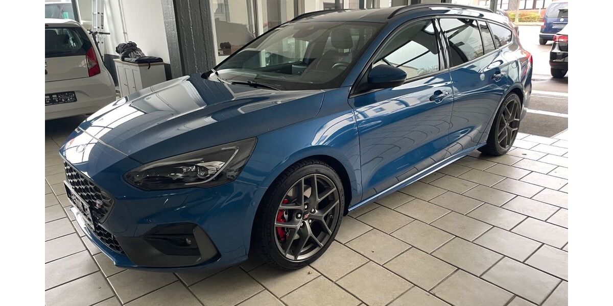Ford Focus 47.000 km 21.950 &euro; Detmold 32756
