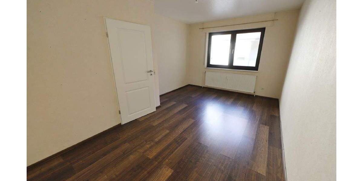 Etagenwohnung Lage - 5 Zimmer, 155 m&sup2;, 228.500&euro; | Angebot:25689539