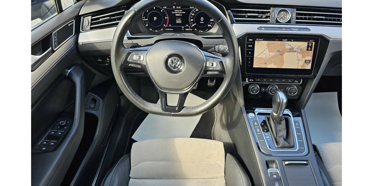 VW Passat Variant 2.0 TDI 4M Highline R-Line 360° 128.350 km 21.990 &euro; Löhne 32584