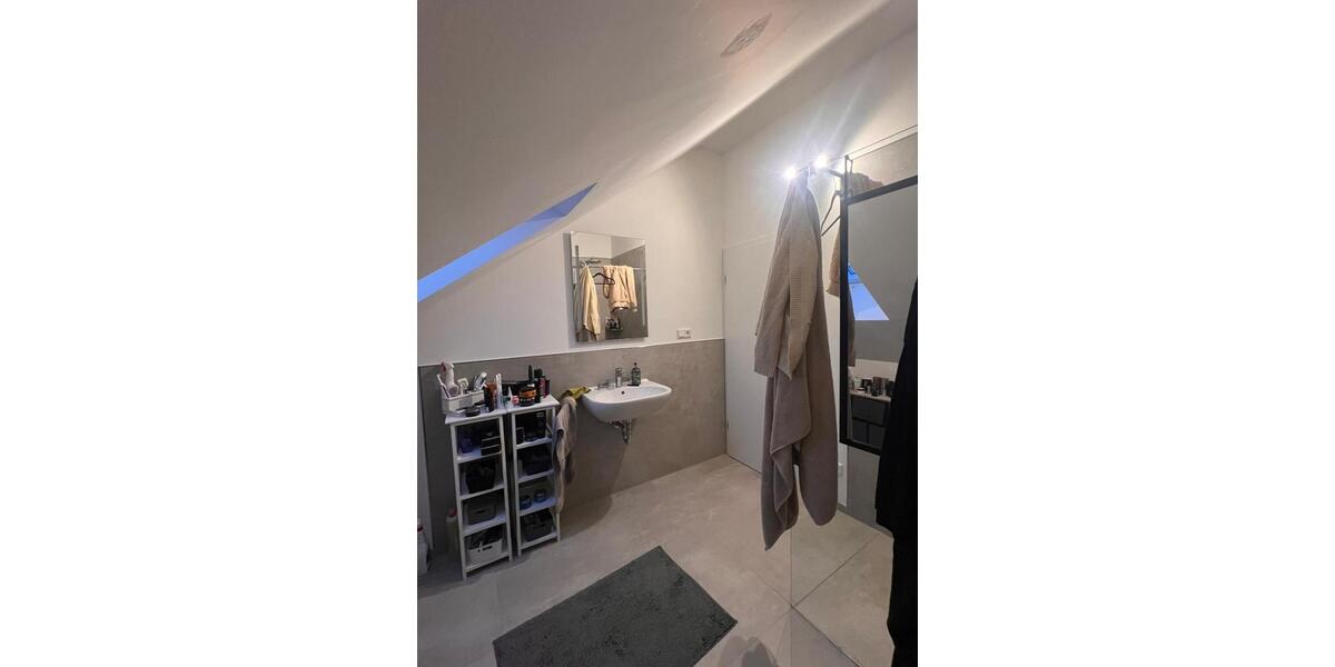 Doppelhaushälfte zum 01.03.2026 frei. 5 zimmer