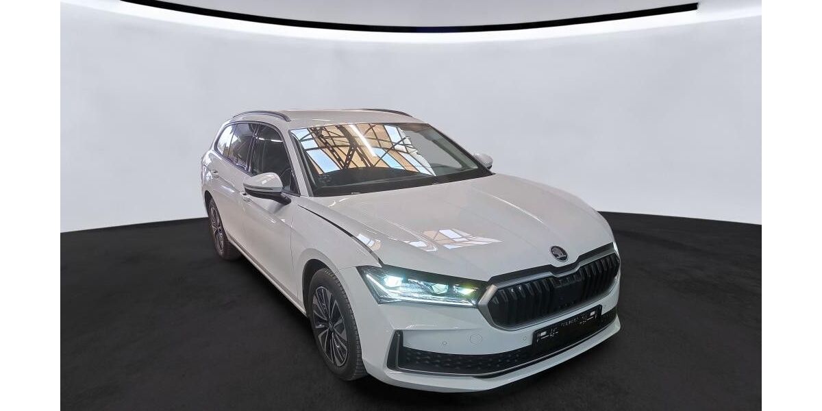 Skoda Superb 4.930 km 34.950 &euro; Rheda-Wiedenbrück 33378