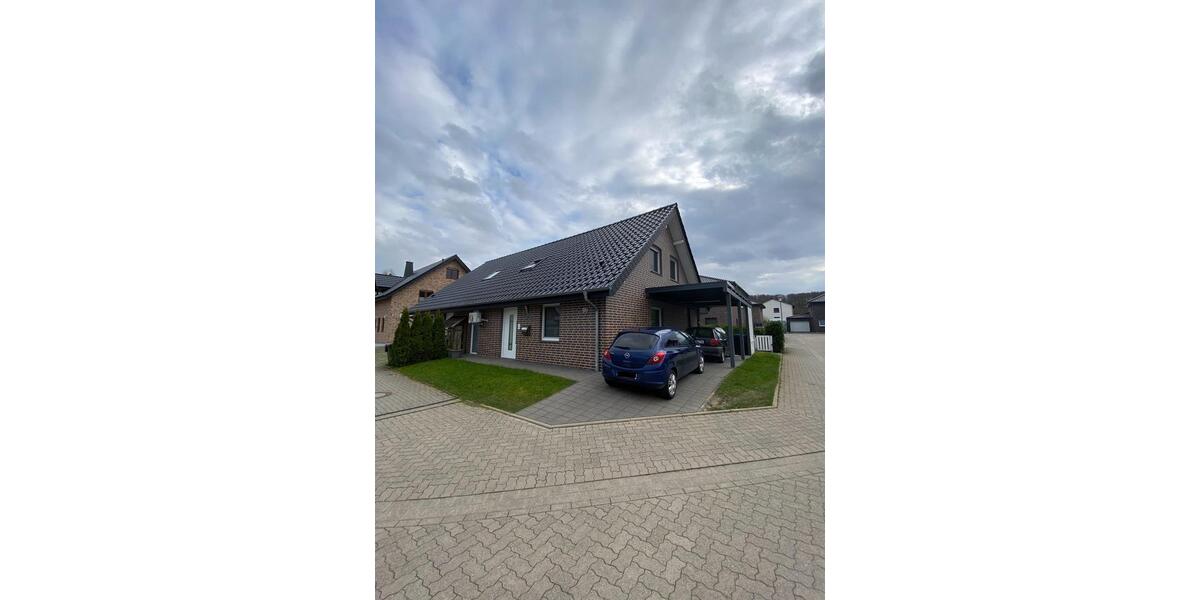 Doppelhaushälfte Lage - 5 Zimmer, 111 m&sup2;, 1.650&euro; | Angebot:26401134