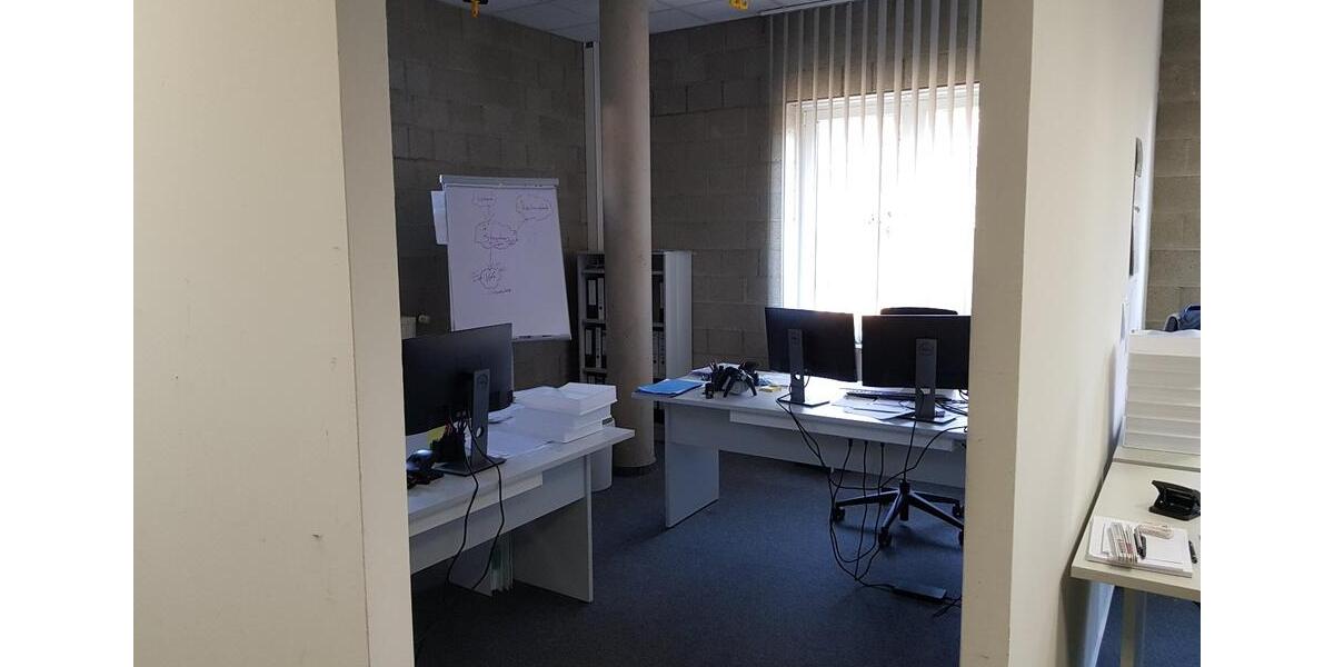 GILDE-Forum Detmold: 122 m² Büro, perfekt aufgeteilt u. mit eigener Zufahrt zimmer