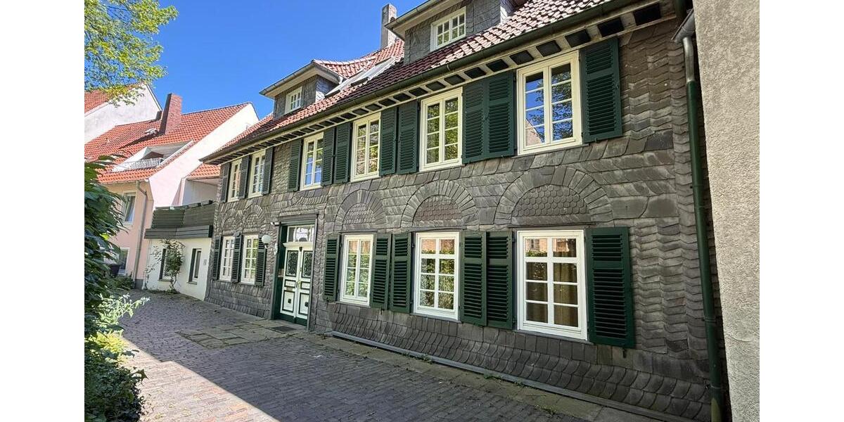 Einfamilienhaus Enger - 9 Zimmer, 200 m&sup2;, 370.000&euro; | Angebot:26396586