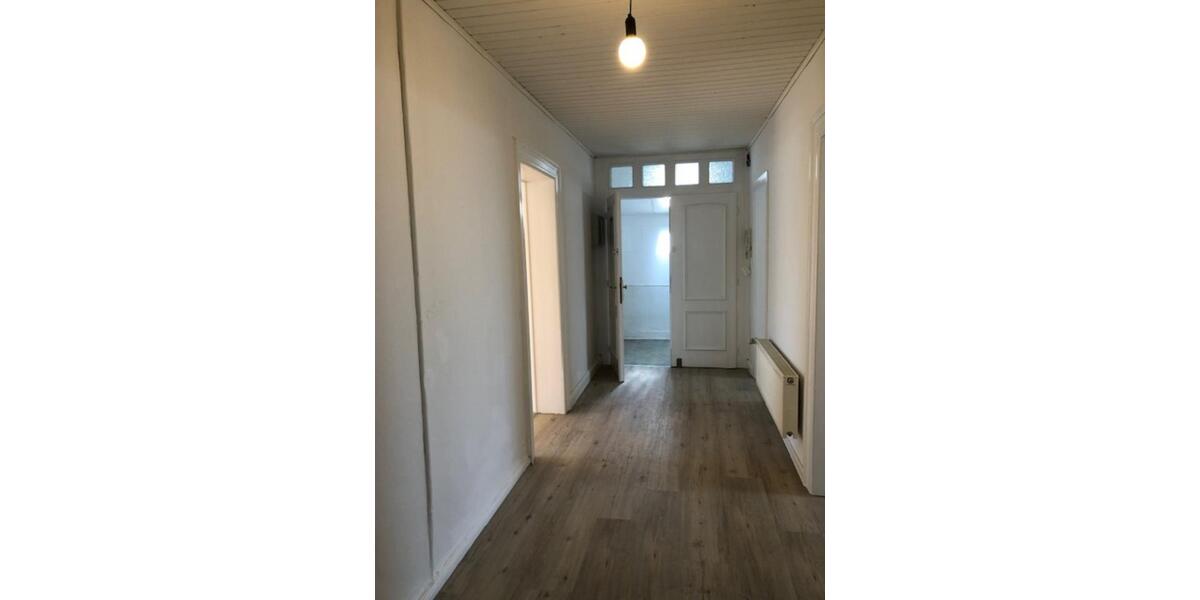 Dachgeschoßwohnung Bad Oeynhausen - 4 Zimmer, 90 m&sup2;, 950&euro; | Angebot:25126972
