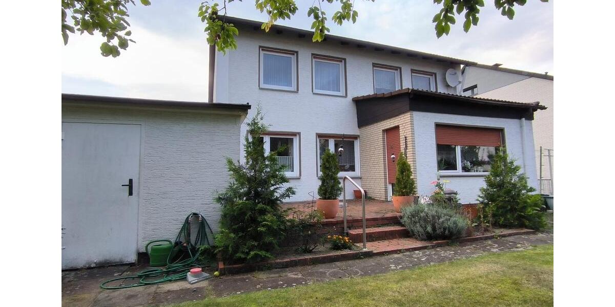 Einfamilienhaus Verl - 8 Zimmer, 134 m&sup2;, 450.000&euro; | Angebot:25640033