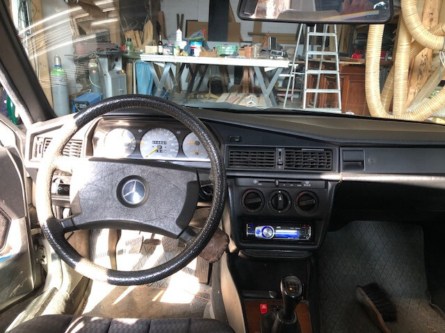 Mercedes-Benz 190 214.000 km 8.000 € Halle 33790