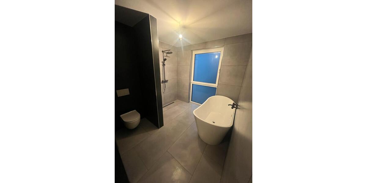 Moderne Neubau- DHH 4 zimmer