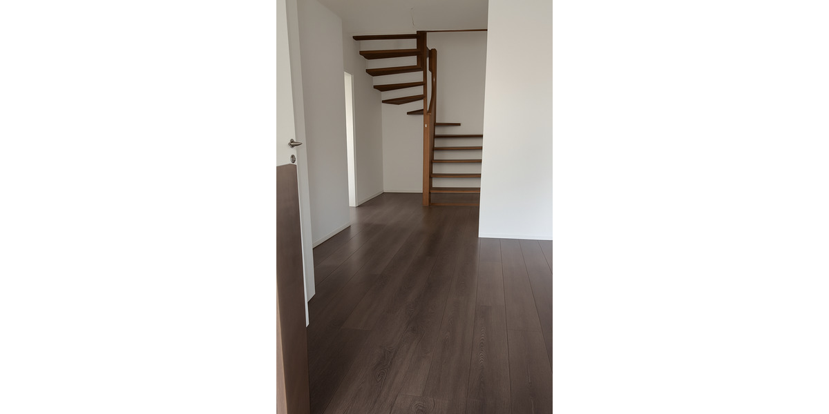 Maisonette-Wohnung mit separatem Eingang & Parkplatz in Bielefeld 3 zimmer