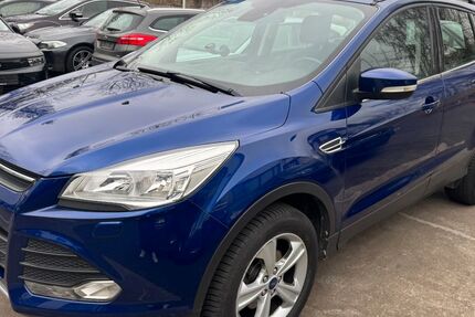 Ford Kuga 146.000 km 7.900 &euro; Detmold 32758