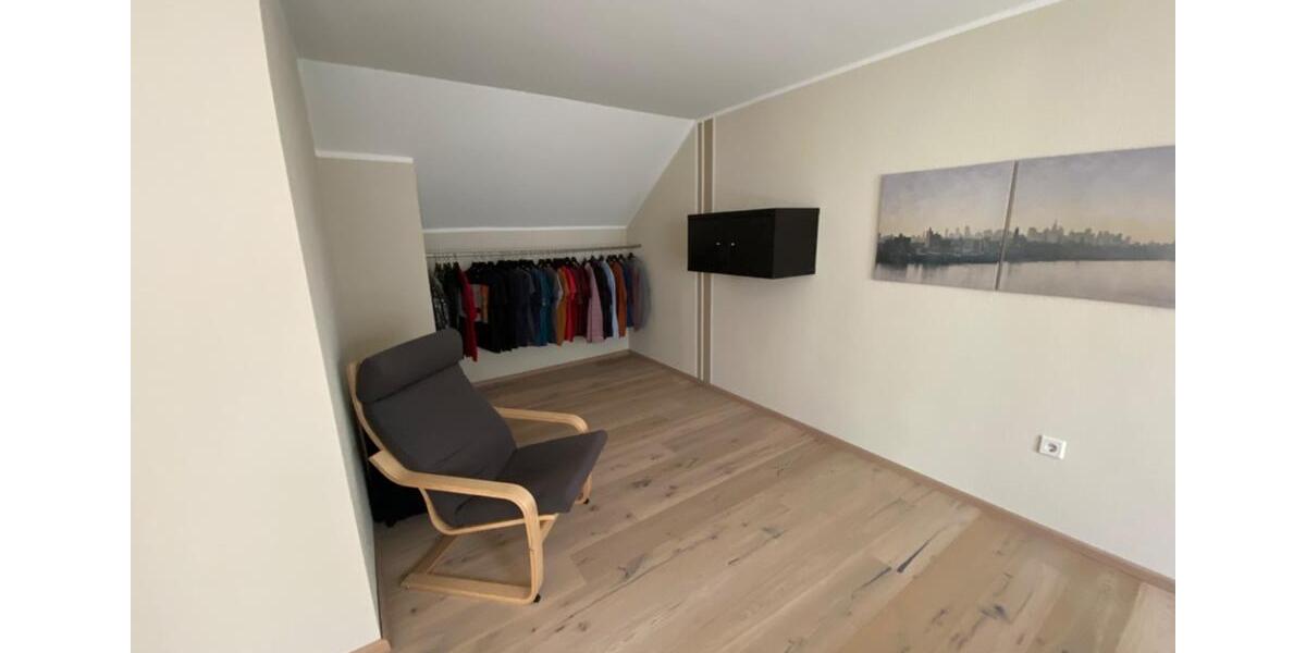 Dachgeschoßwohnung Detmold Hakedahl - 3 Zimmer, 90 m&sup2;, 129.900&euro; | Angebot:26901778