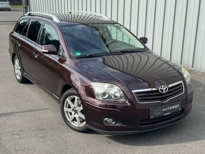Toyota Avensis 222.903 km 3.499 € Rheda-Wiedenbrück 33378
