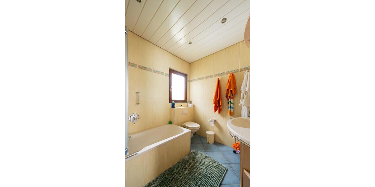 Einfamilienhaus Herford Falkendiek - 6 Zimmer, 150 m&sup2;, 1.000&euro; | Angebot:25921213