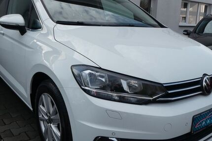 VW Touran 97.800 km 23.950 &euro; Löhne 32584