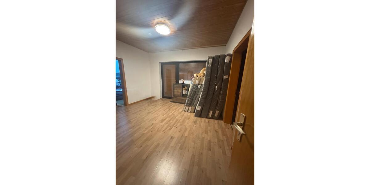 Etagenwohnung Spenge - 6 Zimmer, 165 m&sup2;, 950&euro; | Angebot:25409328