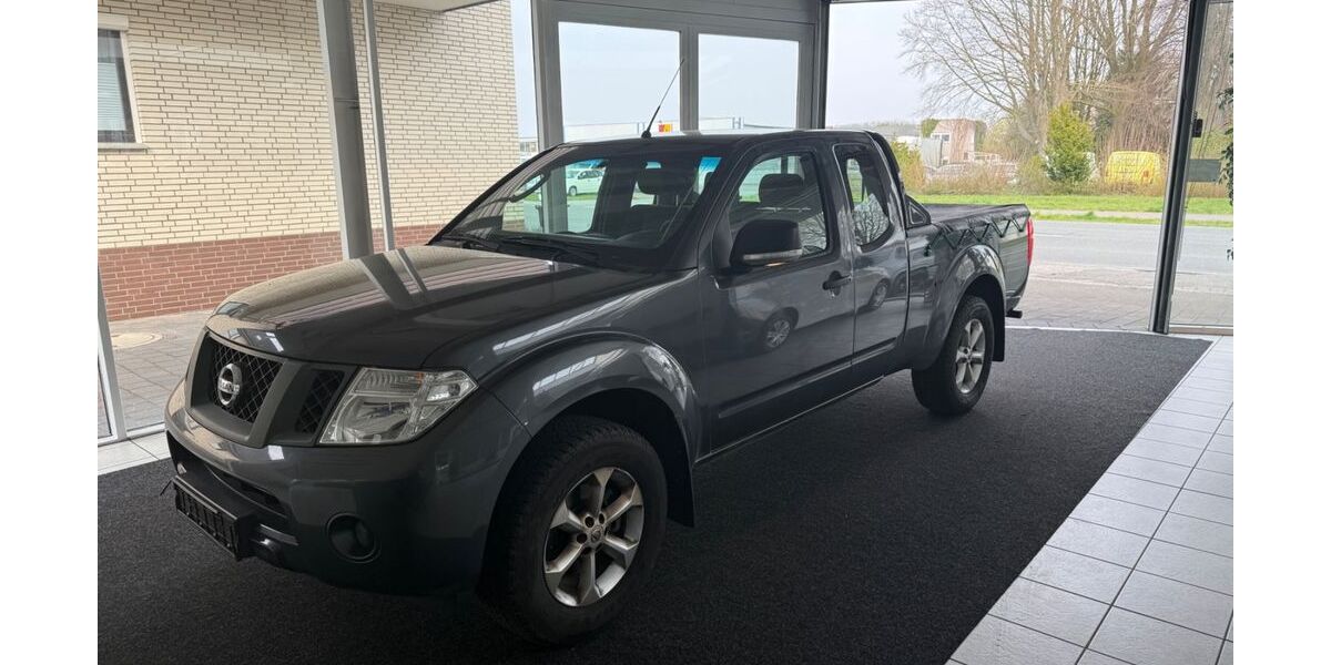 Nissan Navara 221.000 km 7.999 &euro; Bad Salzuflen 32107