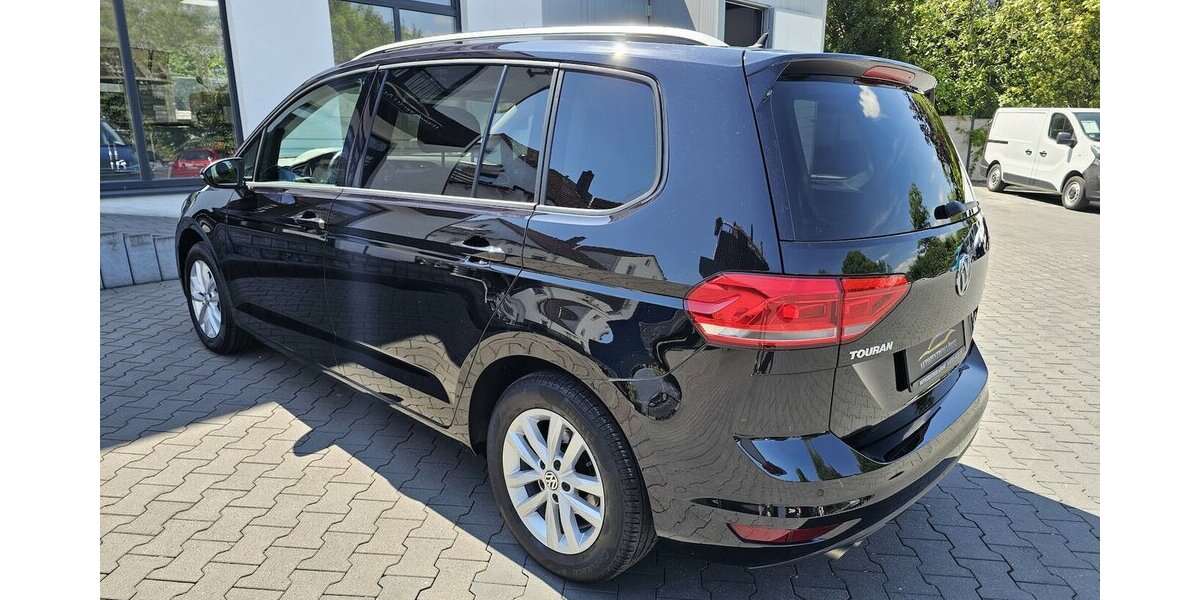 VW Touran 1.4 TSI Allstar 7-Sitzer NAVI RFK LED ACC 98.941 km 19.750 &euro; Löhne 32584