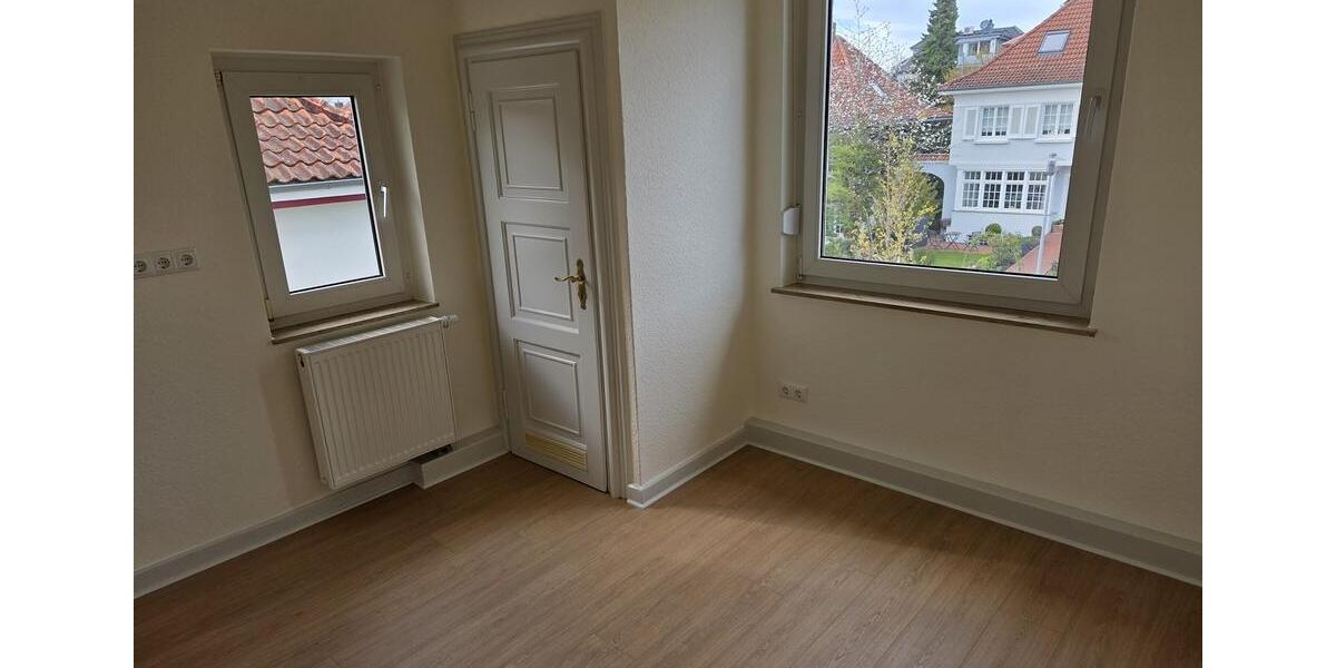 Etagenwohnung Bad Oeynhausen - 3 Zimmer, 100 m&sup2;, 895&euro; | Angebot:26717395