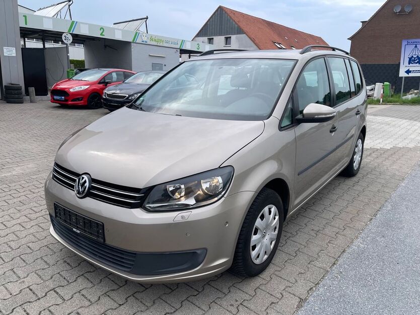 VW Touran 202.000 km 6.350 € Hilter a.T.W. 49176