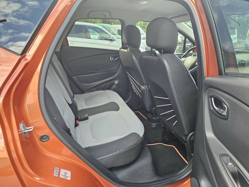 Renault Captur 1.2 TCe Luxe AUTOMATIK NAVI KAMERA 108.635 km 10.790 € Löhne 32584