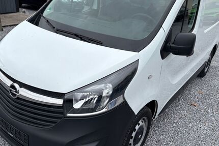 Opel Vivaro 103.400 km 12.290 € Paderborn 33104