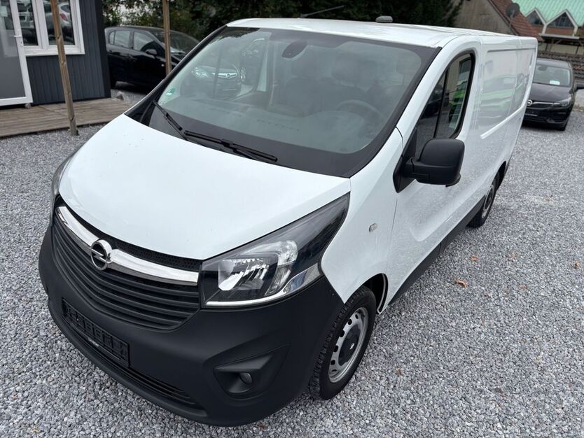 Opel Vivaro 103.400 km 12.290 € Paderborn 33104