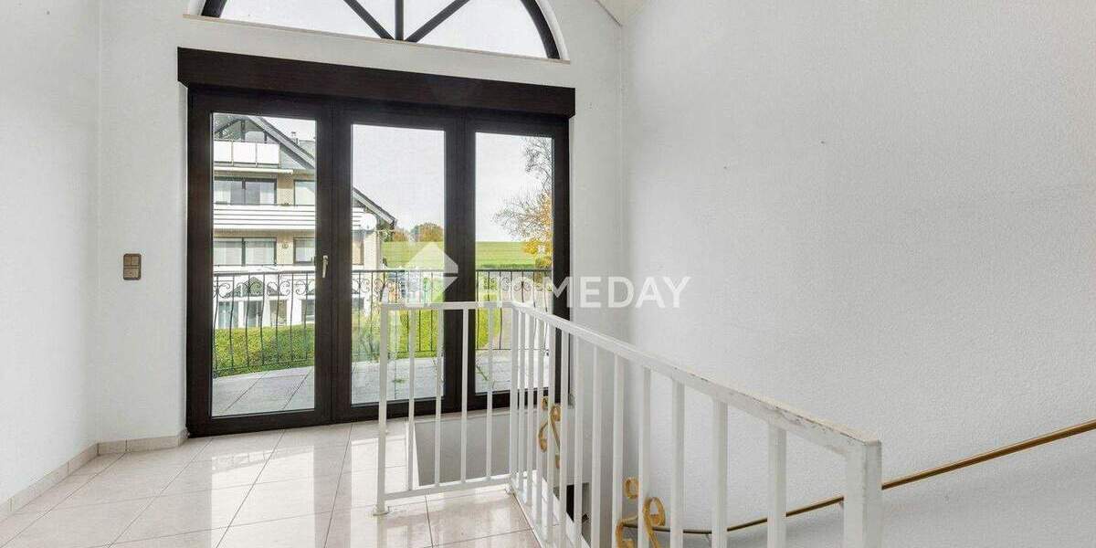 Familienfreundliches Einfamilienhaus mit großem Garten, Kamin und Doppelgarage 7 zimmer