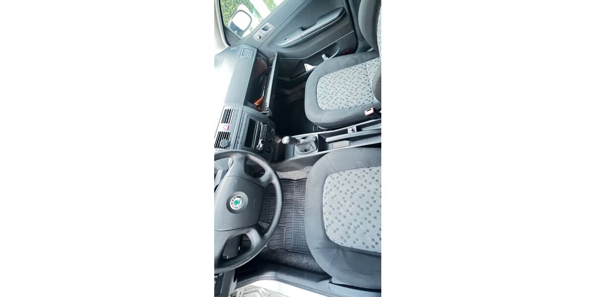 Skoda Fabia 146.900 km 1.800 &euro; Schloß Holte 33758