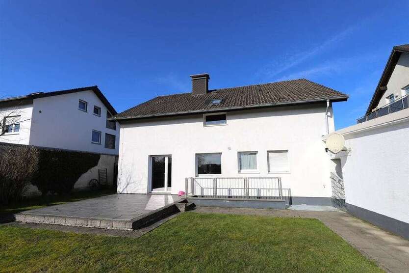 Haus zum Kaufen in Lage 350.000 € 148.7 m²