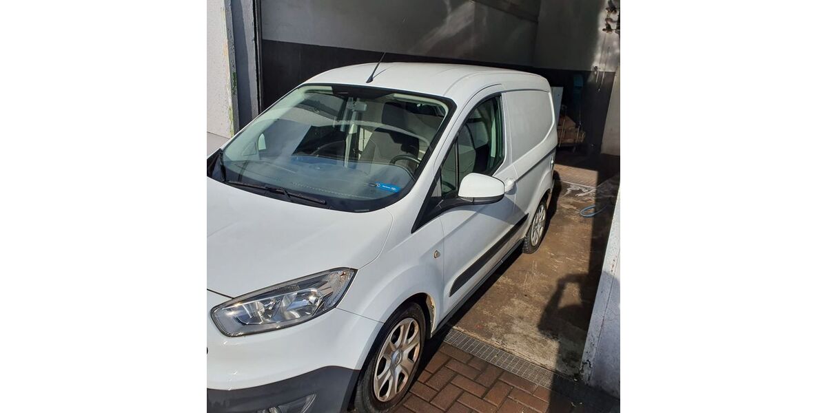 Ford Transit Courier 83.000 km 6.900 &euro; Bielefeld 33602