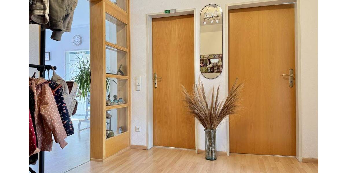 Etagenwohnung Augustdorf - 4 Zimmer, 127 m&sup2;, 1.080&euro; | Angebot:26887202