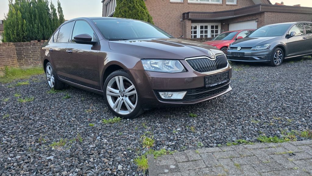 Skoda Octavia 81.250 km 8.990 &euro; Gütersloh 33334