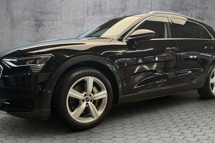Audi e-tron 21.500 km 30.490 € Paderborn 33100