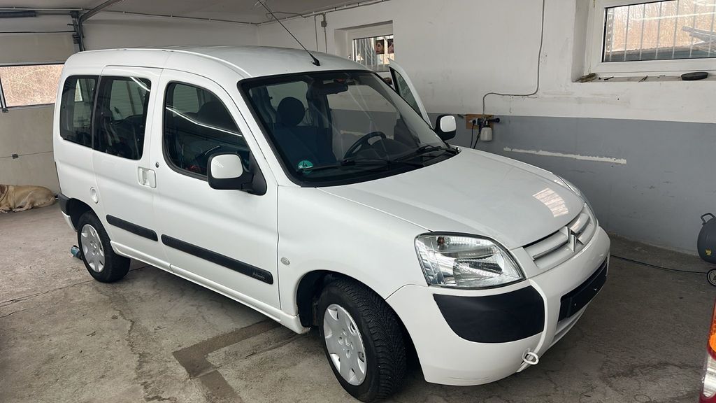 Citroen Berlingo 110.000 km 2.499 &euro; Detmold 32758