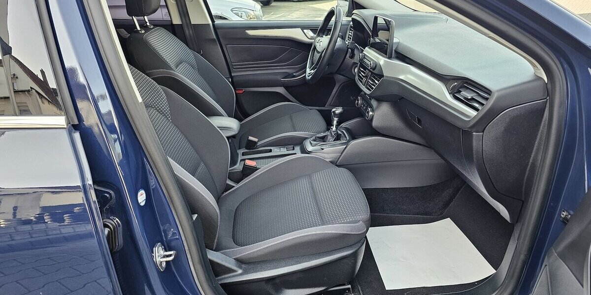 Ford Focus 2.0 CDTI LED NAVI RFK AUS 1.HAND 122.850 km 14.990 &euro; Löhne 32584