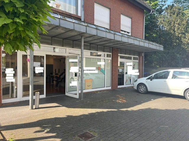 Gepfl. ebenerdige Büro-Praxisfläche mit neuer EBK in 33330 Gütersloh-Zentrum
