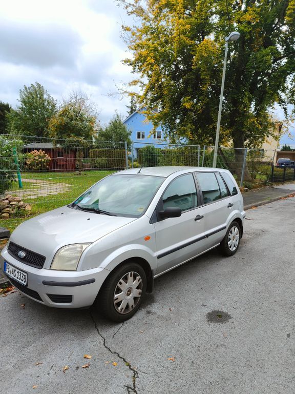Ford Fusion 137.000 km 3.550 € Paderborn 33100