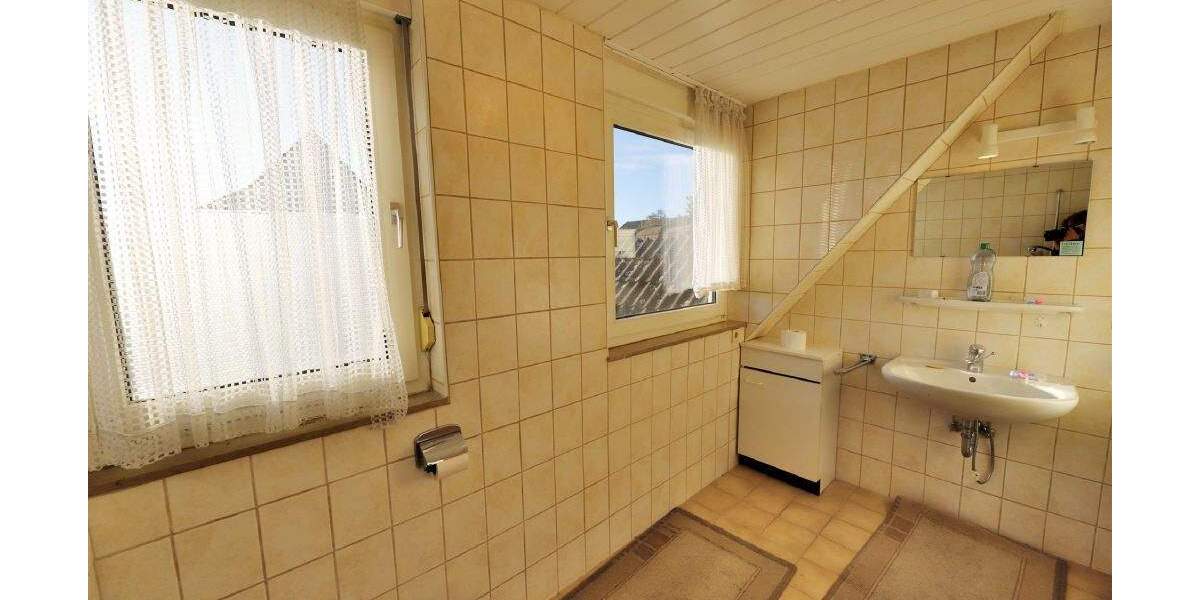 Einfamilienhaus Lage Kachtenhausen - 5 Zimmer, 99 m&sup2;, 180.000&euro; | Angebot:25776536