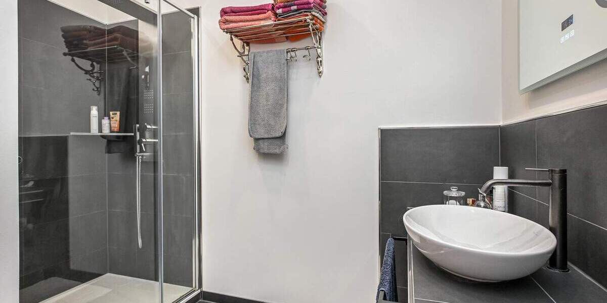 Zeitlos wohnen, zukunftssicher investieren - sehr gepflegte 4-Zimmer-Wohnung mit modernem Komfort 4 zimmer