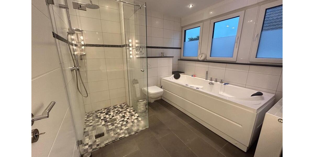 Etagenwohnung Halle - 2 Zimmer, 60 m&sup2;, 720&euro; | Angebot:25373773