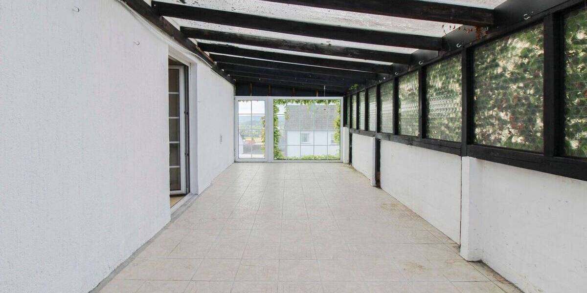 Preiswert & für die Familie: Reiheneckhaus mit Gartenoase & Garage oberhalb vom Ortskern 4 zimmer