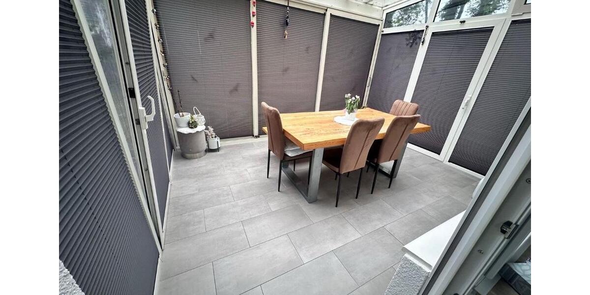 Zu Verkaufen - Eigentumswohnung mit Wintergarten 3 zimmer