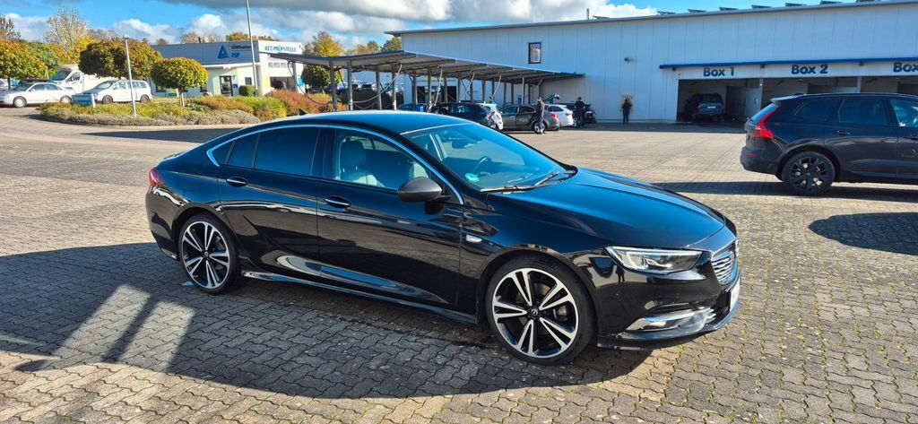 Opel Insignia 83.500 km 15.700 € Detmold 32760