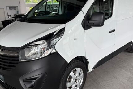 Opel Vivaro 121.000 km 12.950 € Paderborn 33106