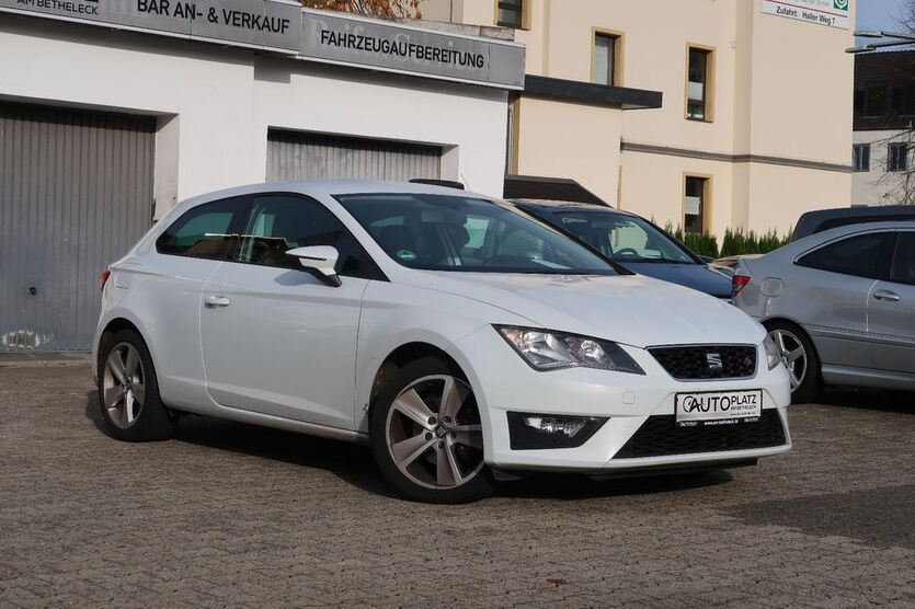 Seat Leon 111.641 km 8.650 € Bielefeld 33617