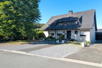 Haus Hövelhof - 8 Zimmer, 180 m&sup2;, 479.000&euro; | Angebot:27096166