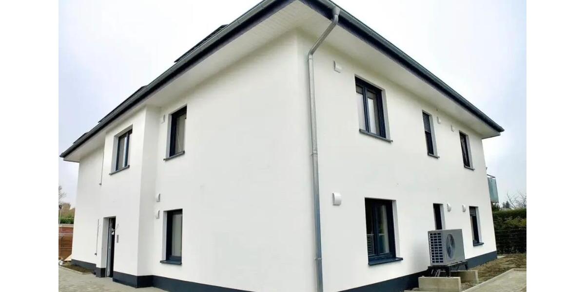 Erdgeschoßwohnung Bad Oeynhausen - 3 Zimmer, 81 m&sup2;, 1.100&euro; | Angebot:26640761