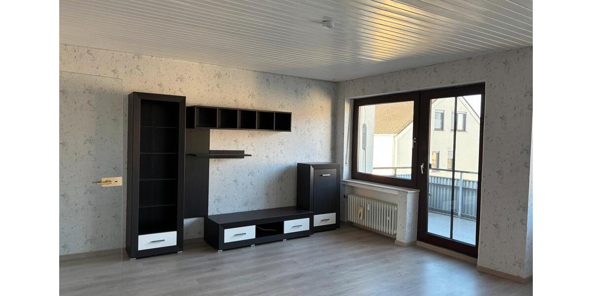 Etagenwohnung Lage - 3 Zimmer, 74 m&sup2;, 750&euro; | Angebot:25751618