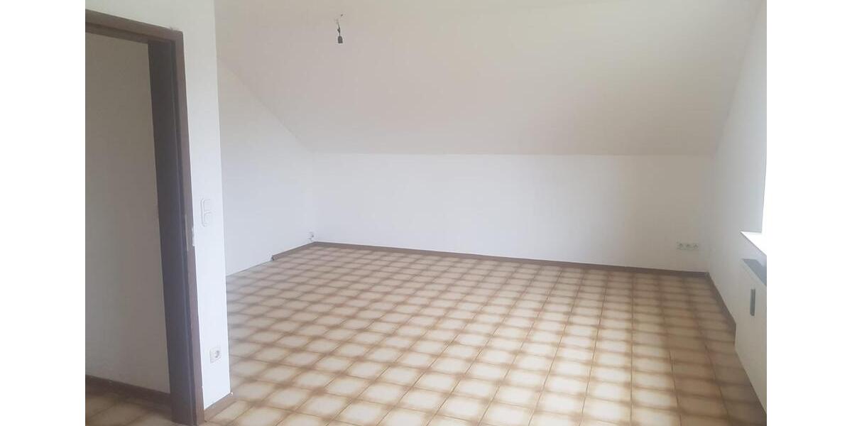 Dachgeschoßwohnung Kirchlengern - 3 Zimmer, 66 m&sup2;, 540&euro; | Angebot:25418573